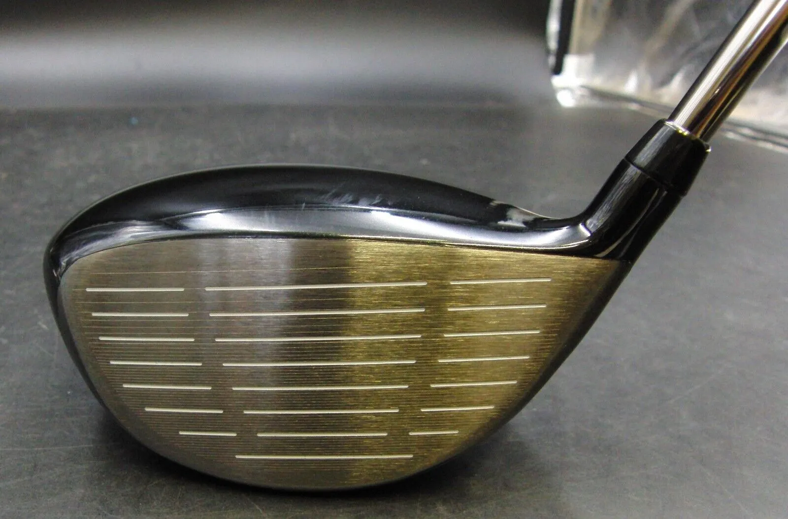 Bridgestone Tour B XD-3 9.5° Driver Stiff Graphite Shaft Golf Pride Grip 4 Bridgestone Tour B XD-3 9.5° Driver Stiff Graphite Shaft Golf Pride Grip - Image 2