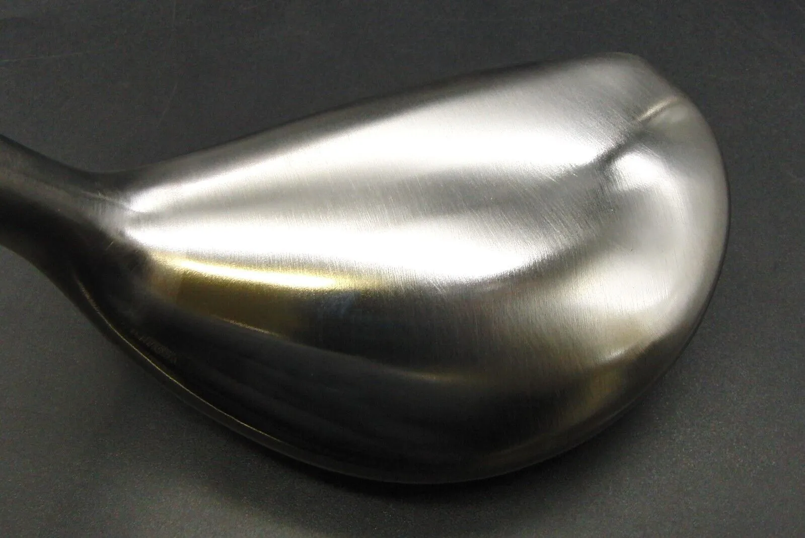 Tobunda U-7 Tungsten Weight 22° Hybrid Regular Graphite Shaft G/Pride Grip & H/C 6 Tobunda U-7 Tungsten Weight 22° Hybrid Regular Graphite Shaft G/Pride Grip & H/C - Image 4