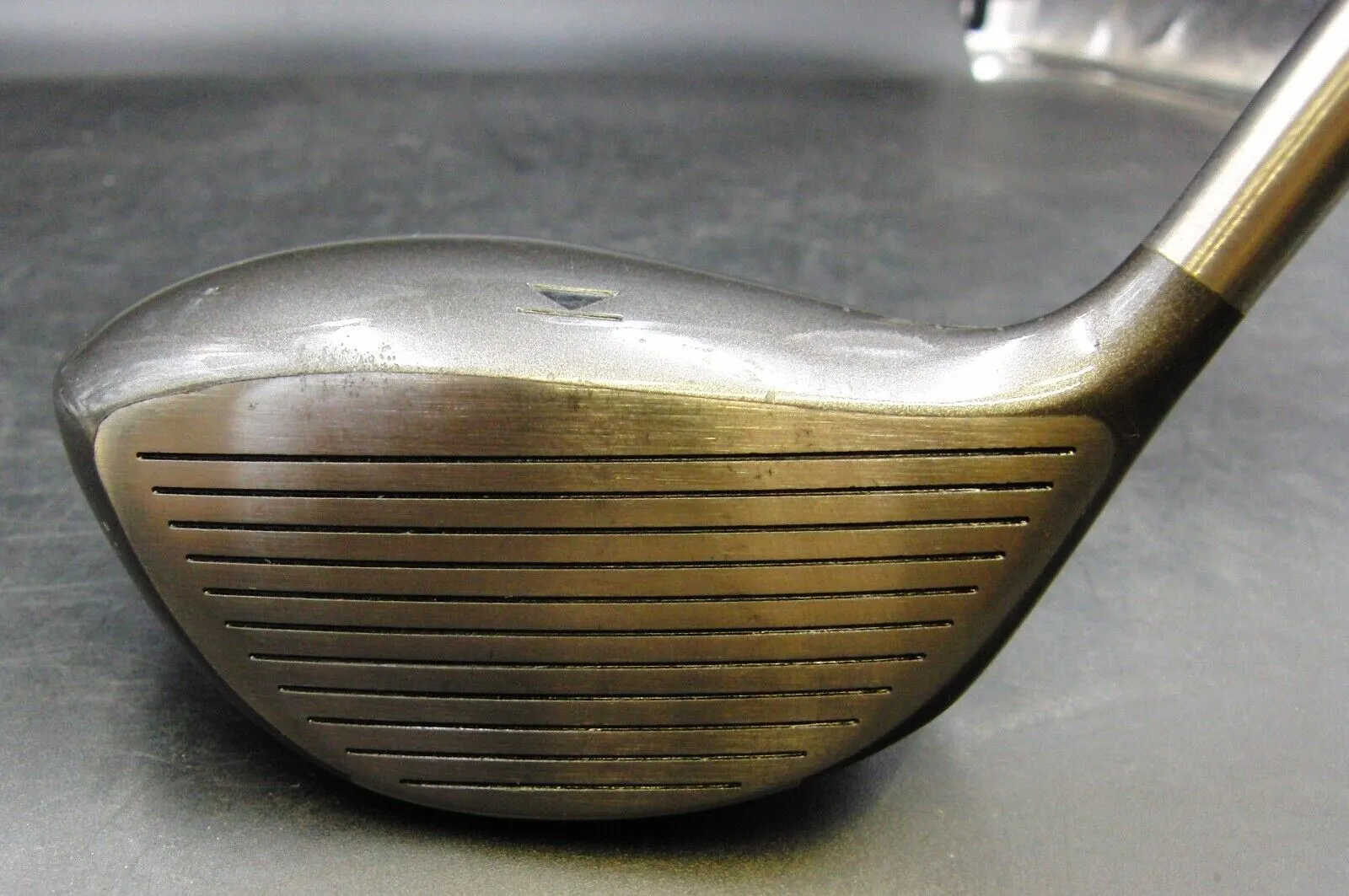 Titleist Titanium 975D 7.5° Driver Stiff Graphite Shaft Titleist Grip 4 Titleist Titanium 975D 7.5° Driver Stiff Graphite Shaft Titleist Grip - Image 2